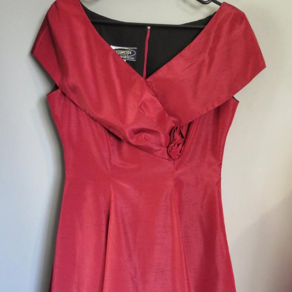 VINTAGE SYNDICATE - COCKTAIL / EVENING DRESS - SIZE 14 - NET UNDERLAY. - Picture 2 of 8